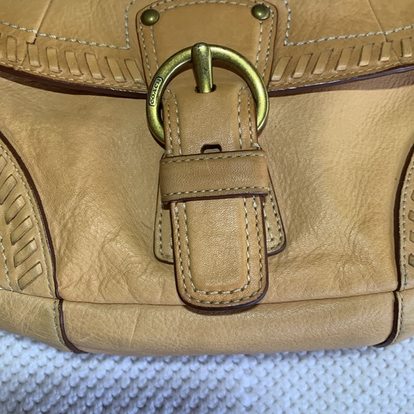 Coach leather purse - Picture 2 of 16